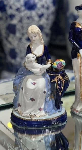 Untitled مجسمه مبله سگ و میوه بزرگ و نمادر ۲۶ سانت - Image 1