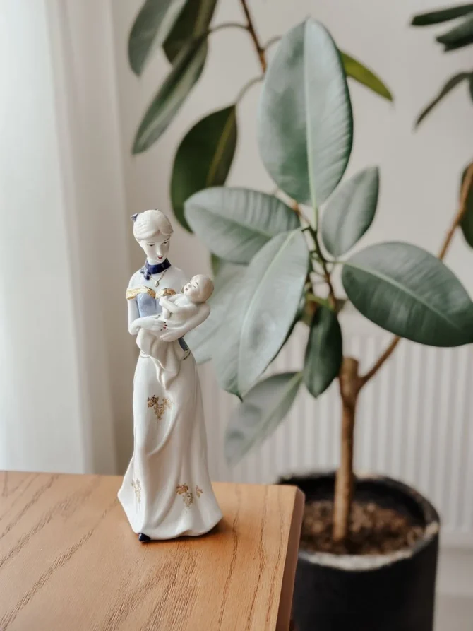 مجسمه طرح اروپایی ستون ارتفاع ۳۰ سانت - Image 2